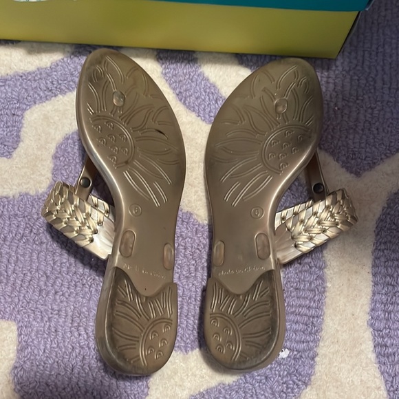 Gently used Jack Rogers Flip Flop Jellies in Gold - Picture 4 of 5
